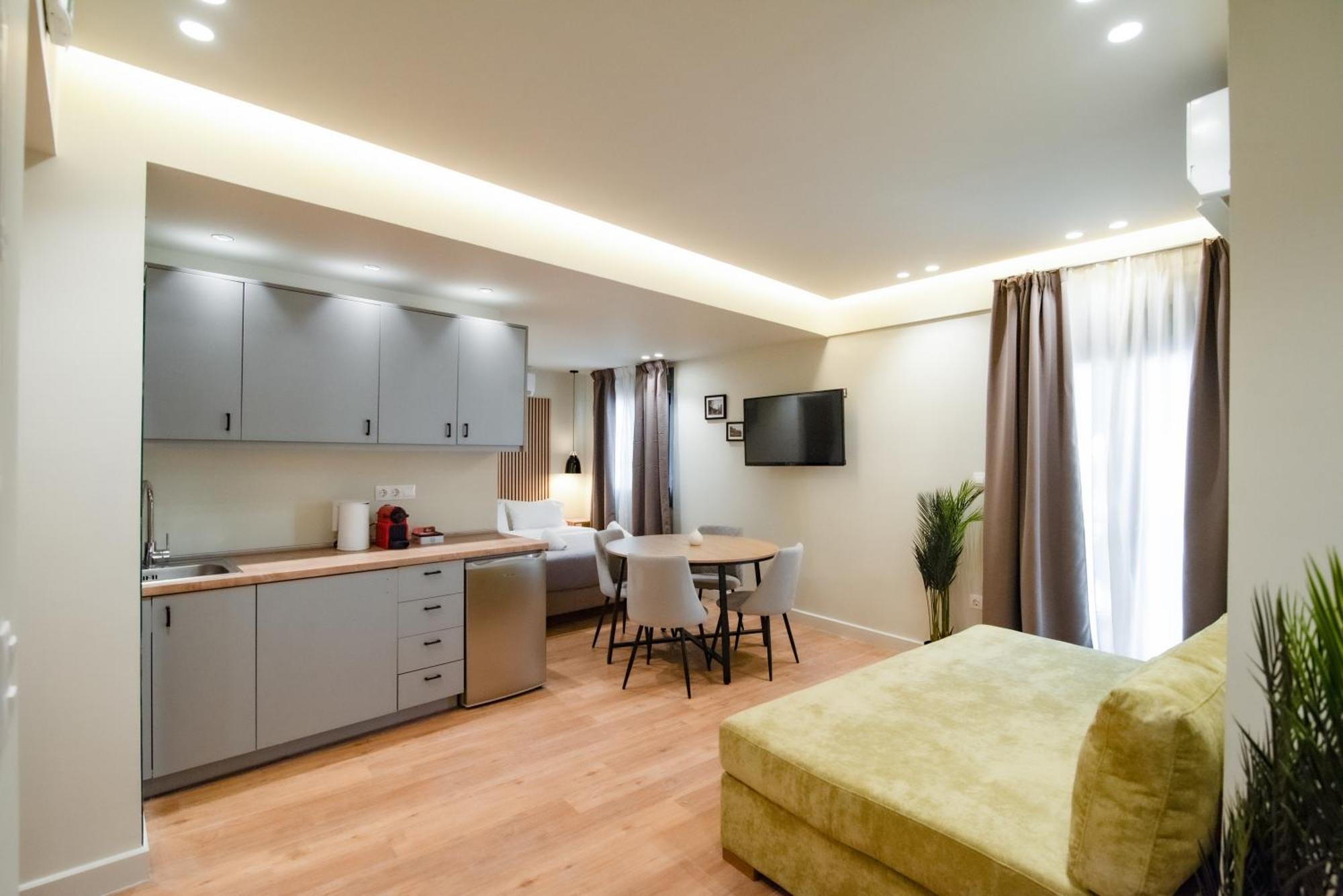 Superior King Suite